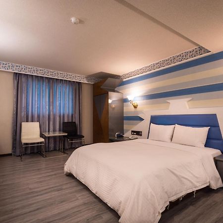 Golden Phoenix Hotel Kaohsiung Zewnętrze zdjęcie