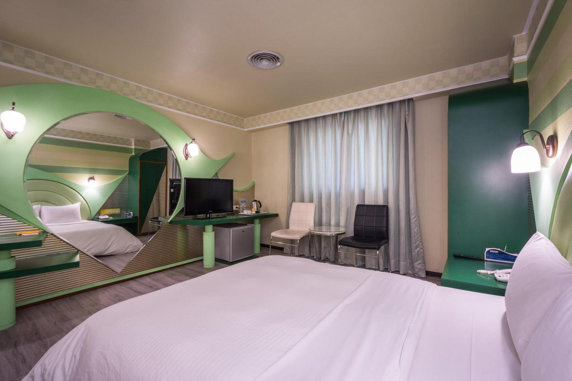 Golden Phoenix Hotel Kaohsiung Zewnętrze zdjęcie